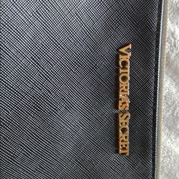 Victoria’s Secret pouch - Picture 2 of 4